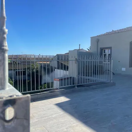 公寓式酒店 Luxar & 阿塞米尼