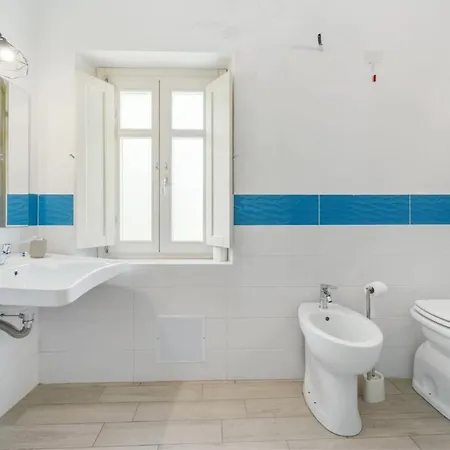 Aparthotel Luxar & 3*